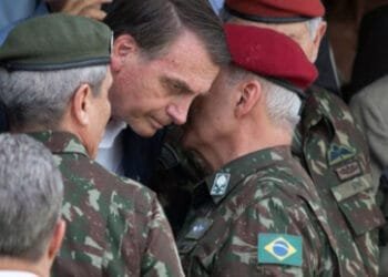 Golpe punhal verde e amarelo