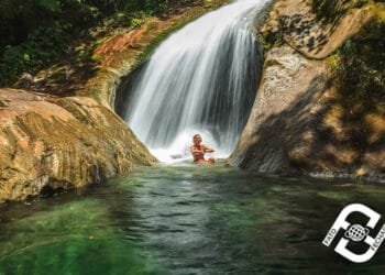 A Mochileira – O Quintal Exuberante de Penedo