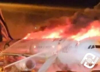 Avião pega fogo com 176 pessoas a bordo na Coreia do Sul