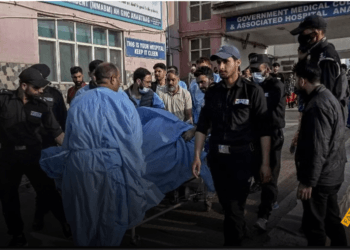 Ataque a turistas na Índia deixa mais de 20 mortos