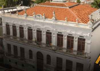 Academia Pindamonhangabense de Letras realiza sessão solene de abril